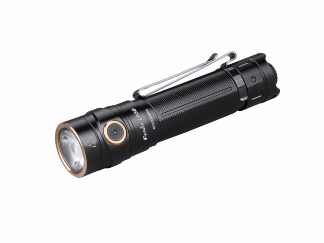 Fenix LD30 LED Taschenlampe mit Akku + Free HL15